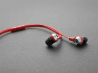 COWON Launches EM1 Earphones